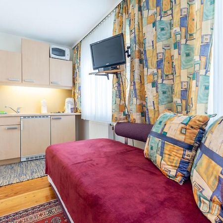Апартаменты Haus Zu Den Zwei Eichen Перхтольдсдорф Экстерьер фото