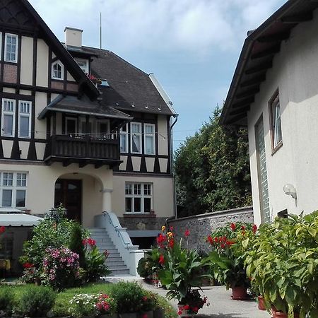 Апартаменты Haus Zu Den Zwei Eichen Перхтольдсдорф Экстерьер фото